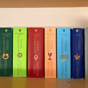 Outlander 8 Books - By Diana Gabaldon - Trade Paperback collection